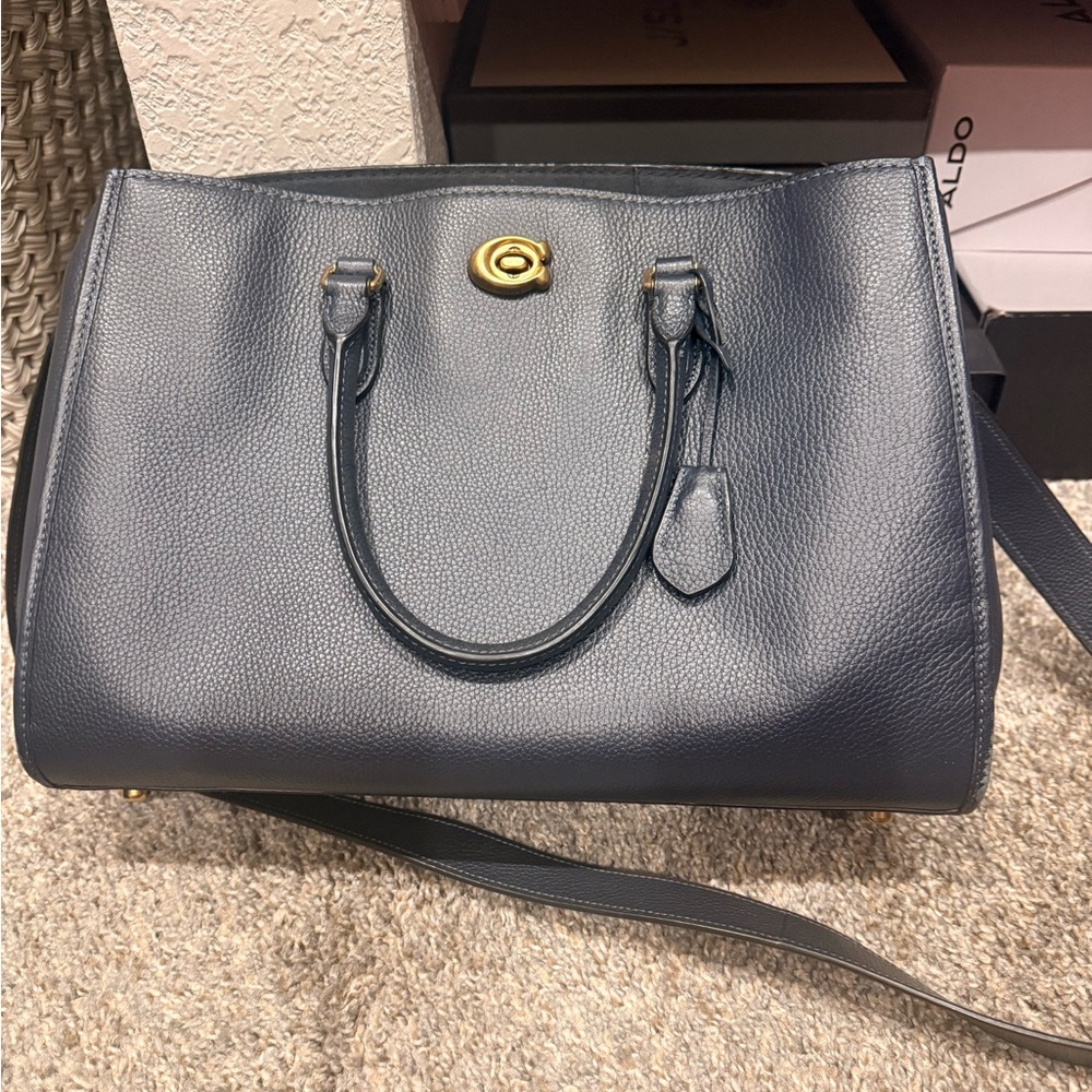 Coach Elegant laptop Leather Handbag